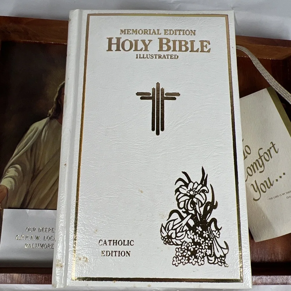 Holy Bible‎ Memorial Edition in Wooden Cedar Box Gift